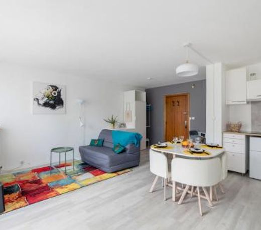 Nice studio with balcony and parking in Villeurbanne near Lyon - Welkeys