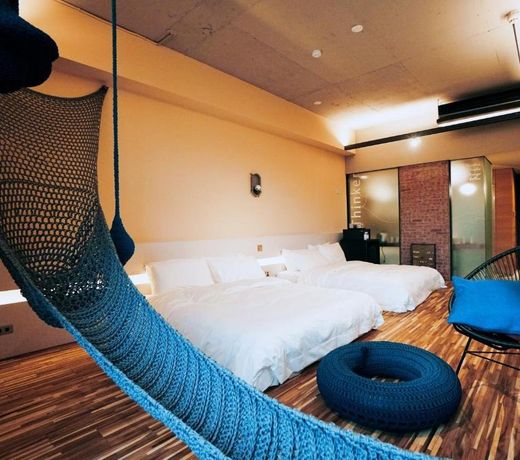 Thinker Hotel