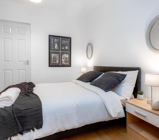 BROADHURST HOUSE - DELUXE GUEST ROOM 1