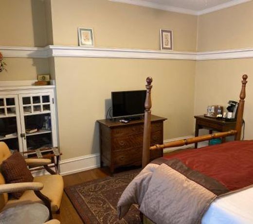 Inn at 835 Boutique Hotel