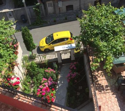 Serbezovi Guest House