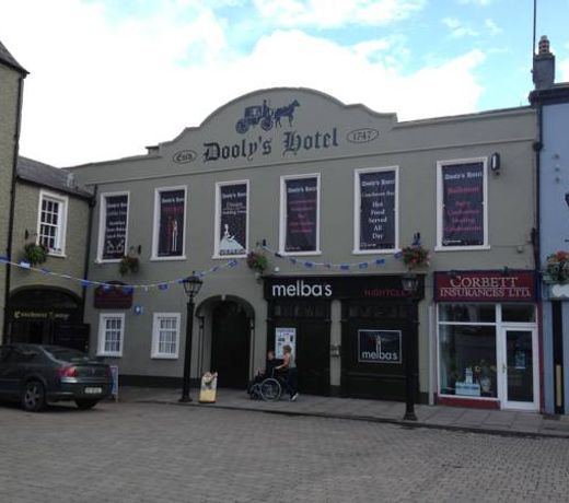 Dooly's Hotel