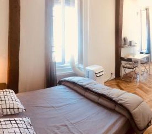 M: studio en plein centre de Lyon