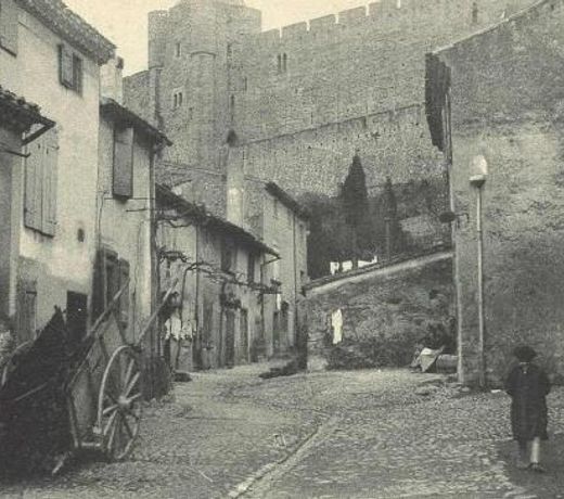 Maison des Remparts nichee sous la Cite