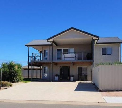Agape Holiday Home with Pool table ,NBN Internet