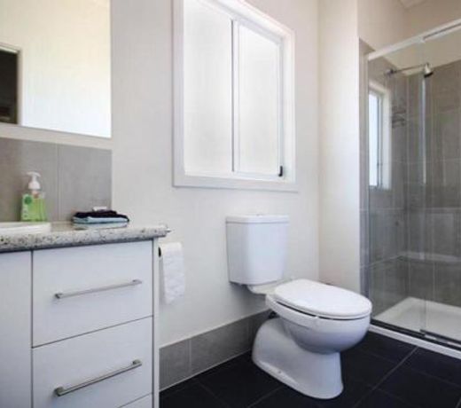 Agape Holiday Home with Pool table ,NBN Internet