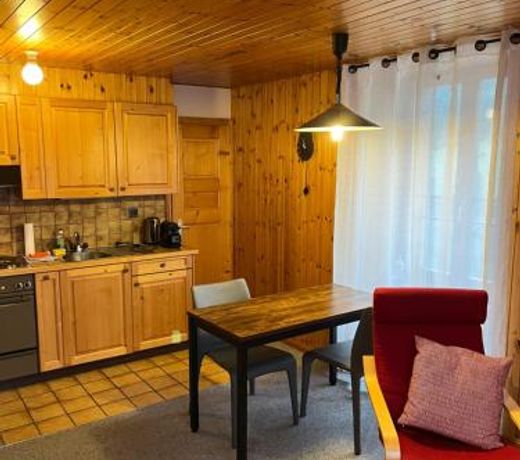 Au village d'EvolÃ¨ne, trÃ¨s joli studio calme et ensoleille