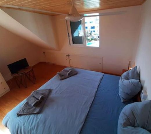 Beach penthouse with rooftopbar and Fiber WiFi, spectacular 180 degrees ocean view