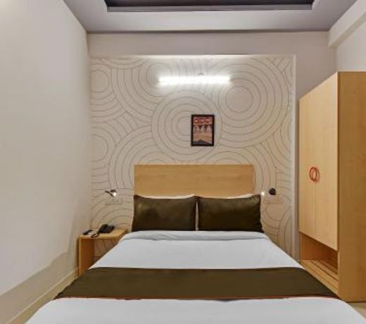 Collection O 40206 Govind Marg