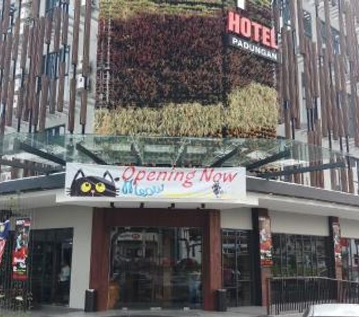Roxy Hotel Padungan
