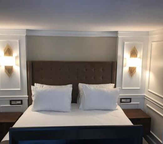 Old Port Hotel Suit