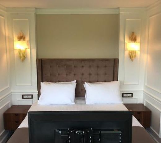 Old Port Hotel Suit
