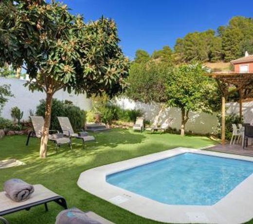 Villa Conchita By Seric,15´ walking to the beach