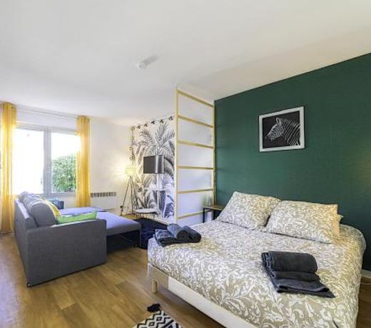 ****Jungle Chic/Aeroport CDG Paris/Parc Asterix/Parc des Expositions/Paris****