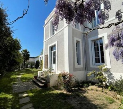 Maison Latour