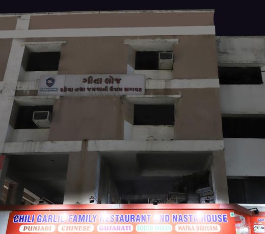 SPOT ON 45149 Hotel Geeta