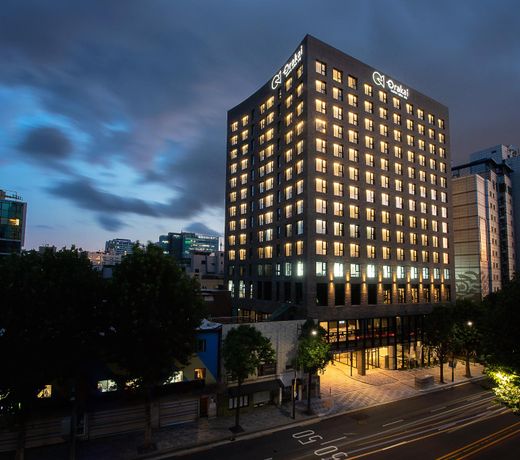 Orakai Daehakro Hotel
