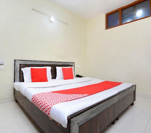 OYO 4894 Hotel The Diamond Chandigarh