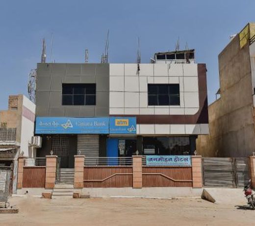 OYO 69067 Jagmohan Hotel