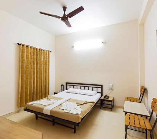 Hotel Rajpurush