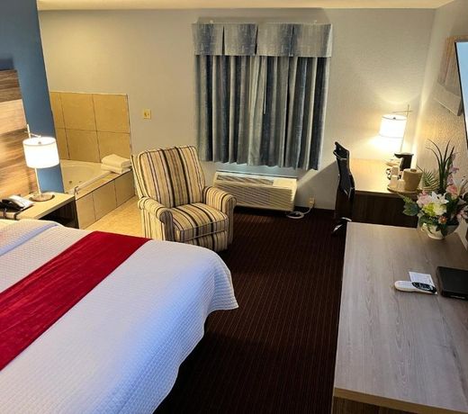 Garnett Hotel & RV Park