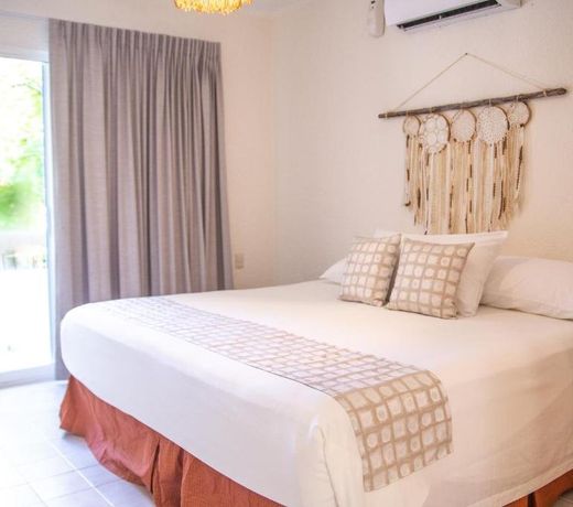 Ahava Hotel