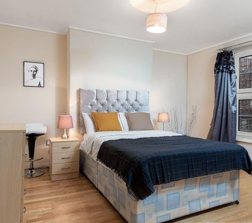 NEWCOURT HOUSE - DELUXE GUEST ROOM 1