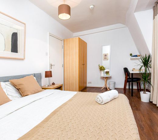 SIDNEY STREET - DELUXE GUEST ROOM 7