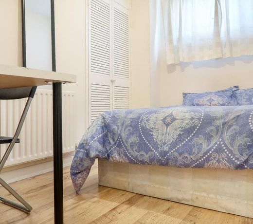 CORRINGHAM HOUSE - DELUXE GUEST ROOM 4