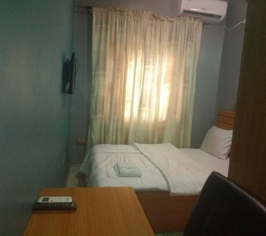 Glamour Park Hotel and Suites