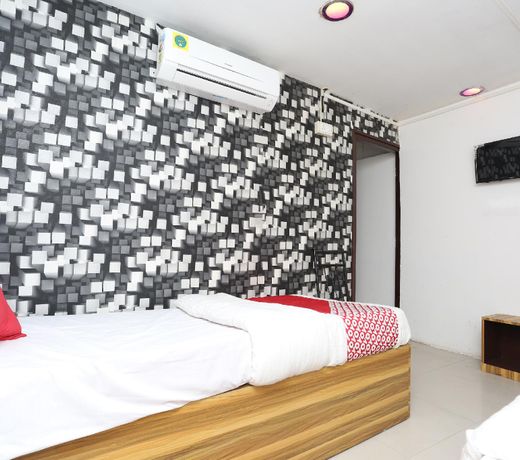 OYO 39756 Shanghai Lodge