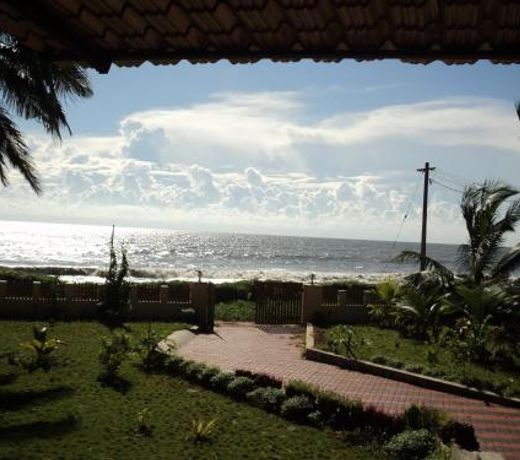 Club 7 Beach Resort