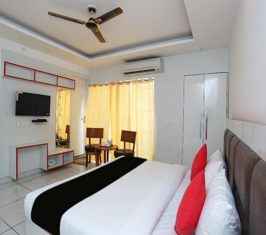 Capital O 35620 THE GOMTI RISE