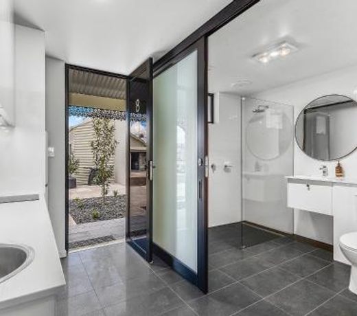 Aloha Central Premium Studios