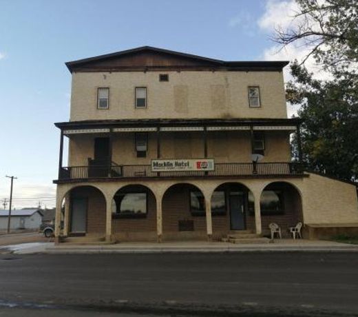 Macklin Hotel (Old Bar)