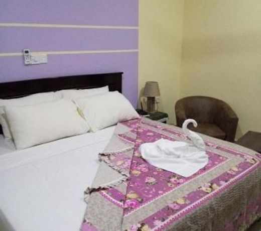 Target Hill Hotel