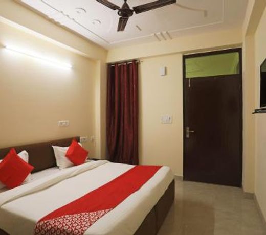 OYO 45288 Hotel 2 Yaars
