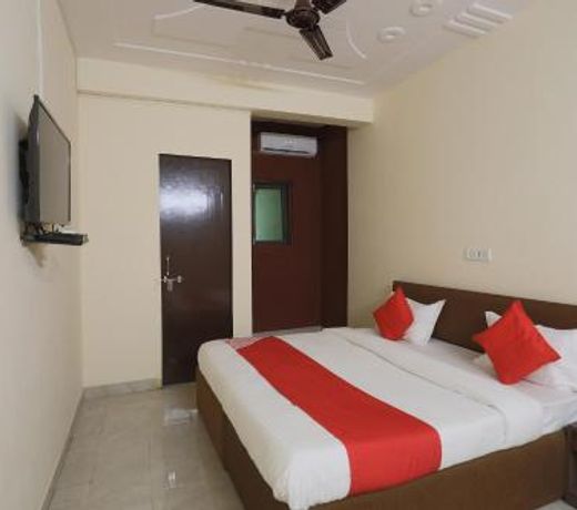OYO 45288 Hotel 2 Yaars