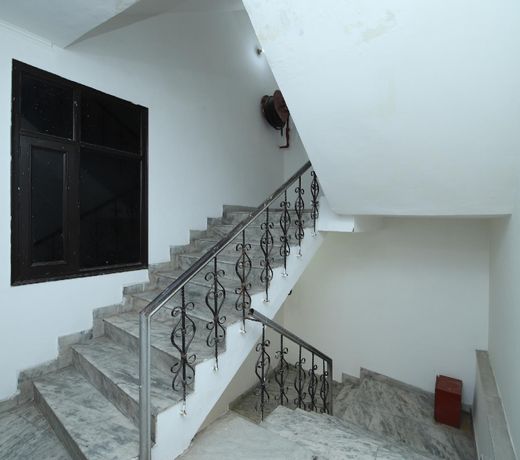 OYO 41059 Hotel Satkar