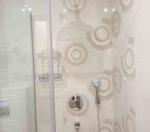 Luxury 2 bedroom,2 bathroom apart ,free parking