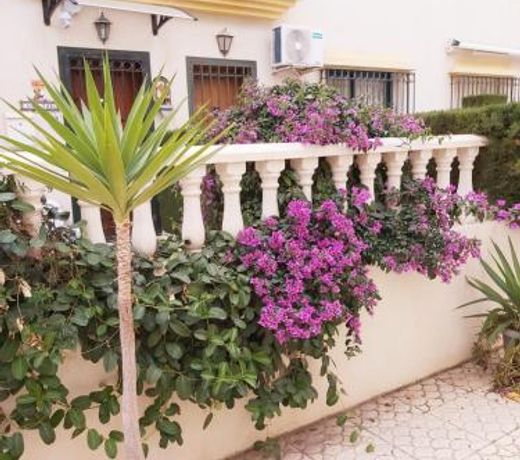 CASA ROSI - 5-10 Minute Walk To La Zenia Beach, Shops, Paddys Point, Cabo Roig - Free WIFI - Pool And Bar Nearby - 6 Euros Pool Use July - Sept - Optional