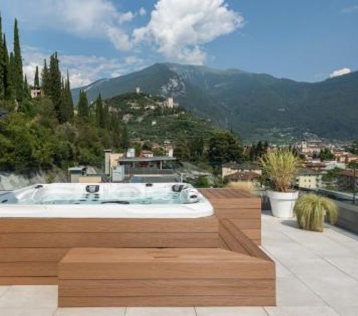 HOODY ACTIVE & HAPPINESS HOTEL