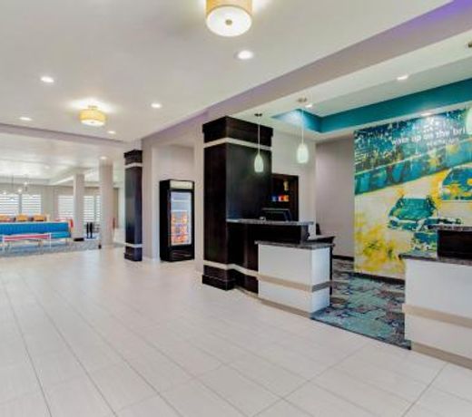 La Quinta Inn & Suites by Wyndham Northlake Ft. Worth