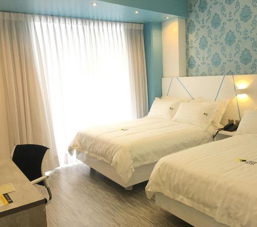 Luma Plaza Hotel