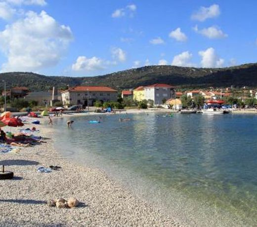 Apartments by the sea Vinisce, Trogir - 16860