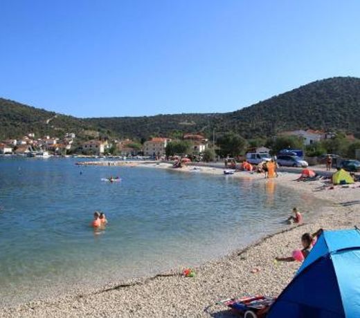 Apartments by the sea Vinisce, Trogir - 16860