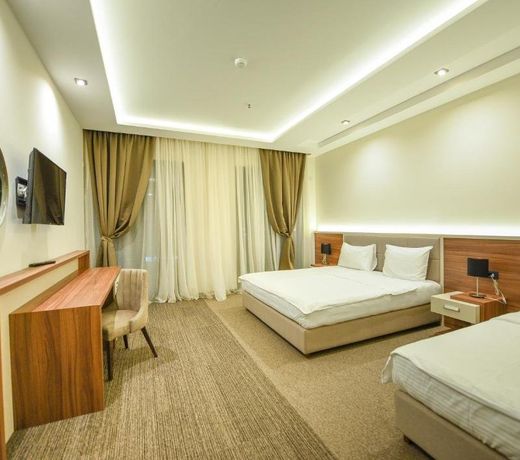 Hotel Lazaro