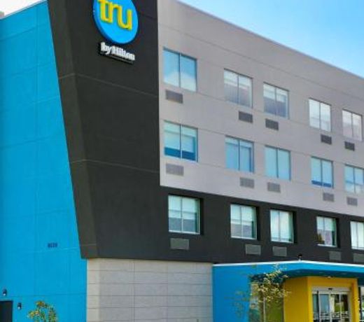 TRU By Hilton Clarksville