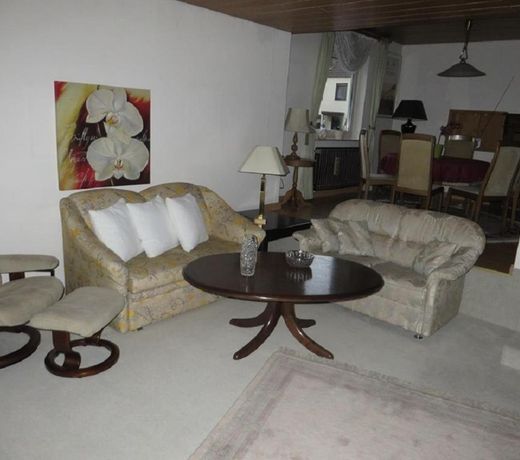 Entire house, quiet city location, garden, parking