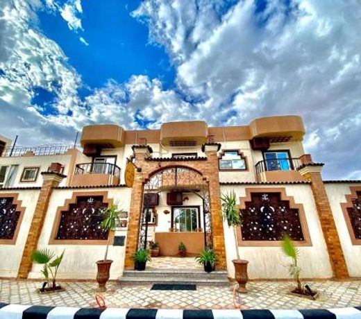 TheCastle Hotel